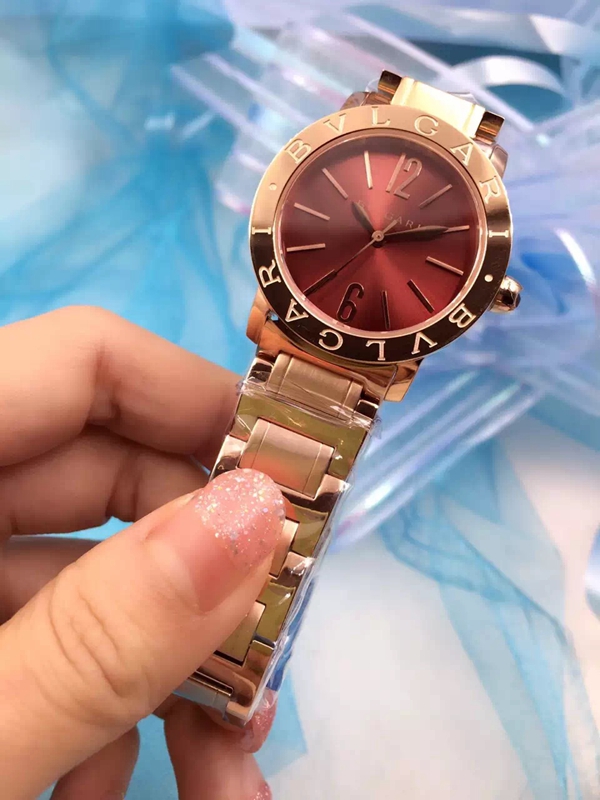 ブルガリ時計正面デザイン